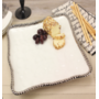 Bandeja cuadrada para servir color blanca con orilla plateada de porcelana 11" x 11" x 1"