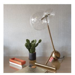 Lampara de mesa con diseño moderno en estructura metalica dorada y bombillo de cristal 57 x 36x26 cm