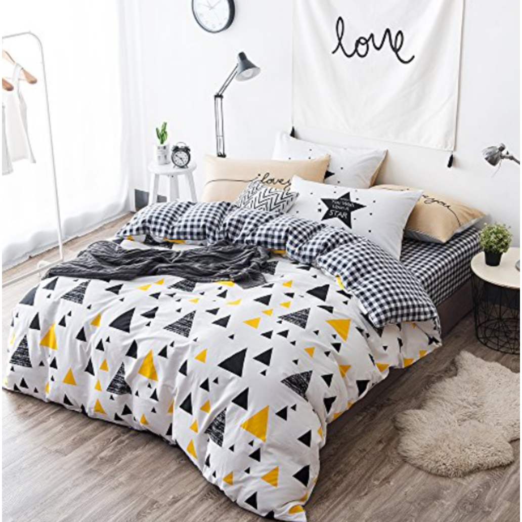 Duvet Fondo Blanco con Decoración de Triángulos