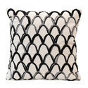 Cojin de algodón diseño en curvas color negro fondo blanco 18"