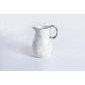 Jarra de  agua blanco con maneral plateado de porcelana 6 x 4 x 7"
