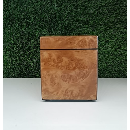 Caja Pequeña, Nuez
