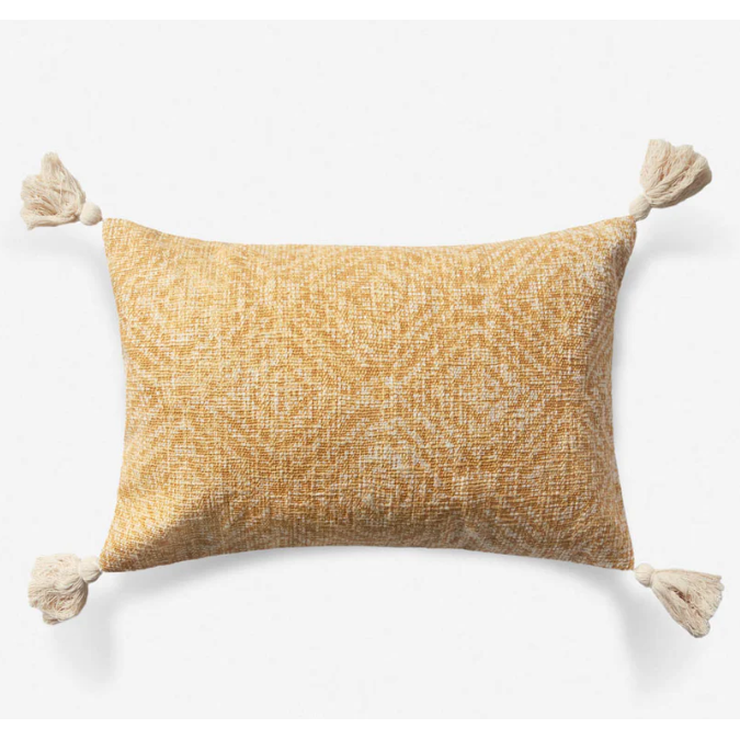 Cojin Amarillo con Diseño de Rombos y Borlas