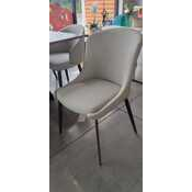 Silla de comedor de cuero sintetico tono Taupe