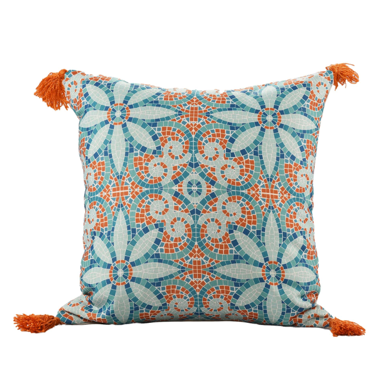 Cojin Floral con Borlas