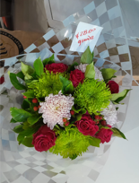 Arreglo floral con crisantemo grande