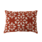 Cojin lumbar bordada en flor