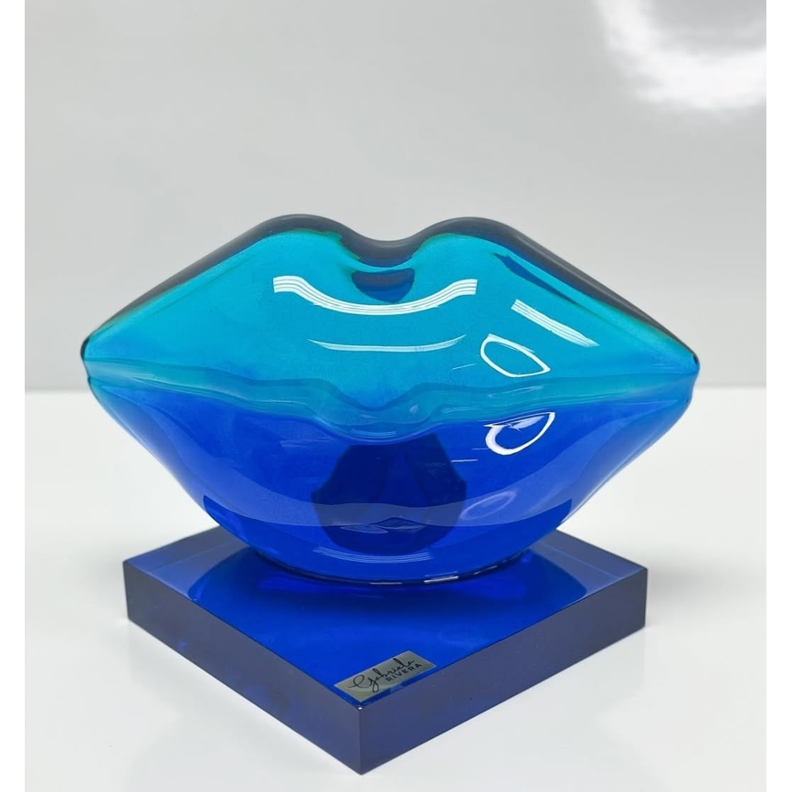 Escultura de Labios, Dos Colores