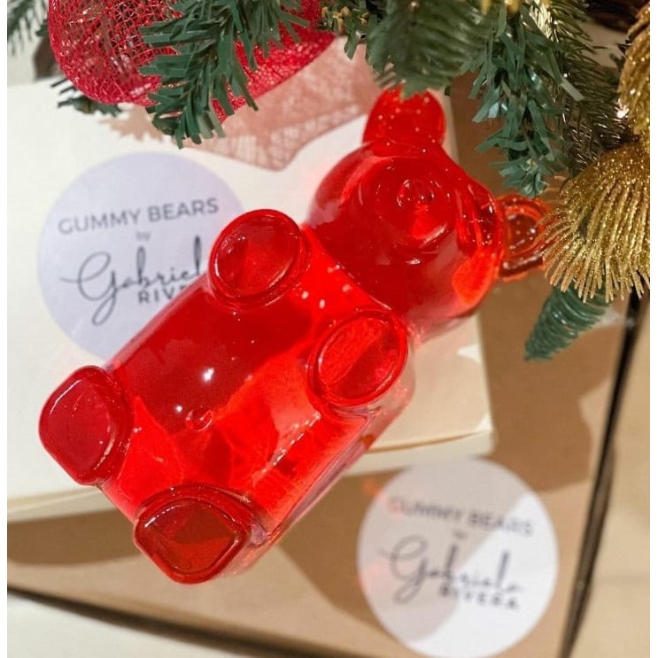Adorno de oso gummy rojo