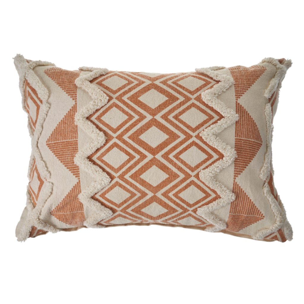 Cojin beige y naranja geometrico con textura de 14 x 36″