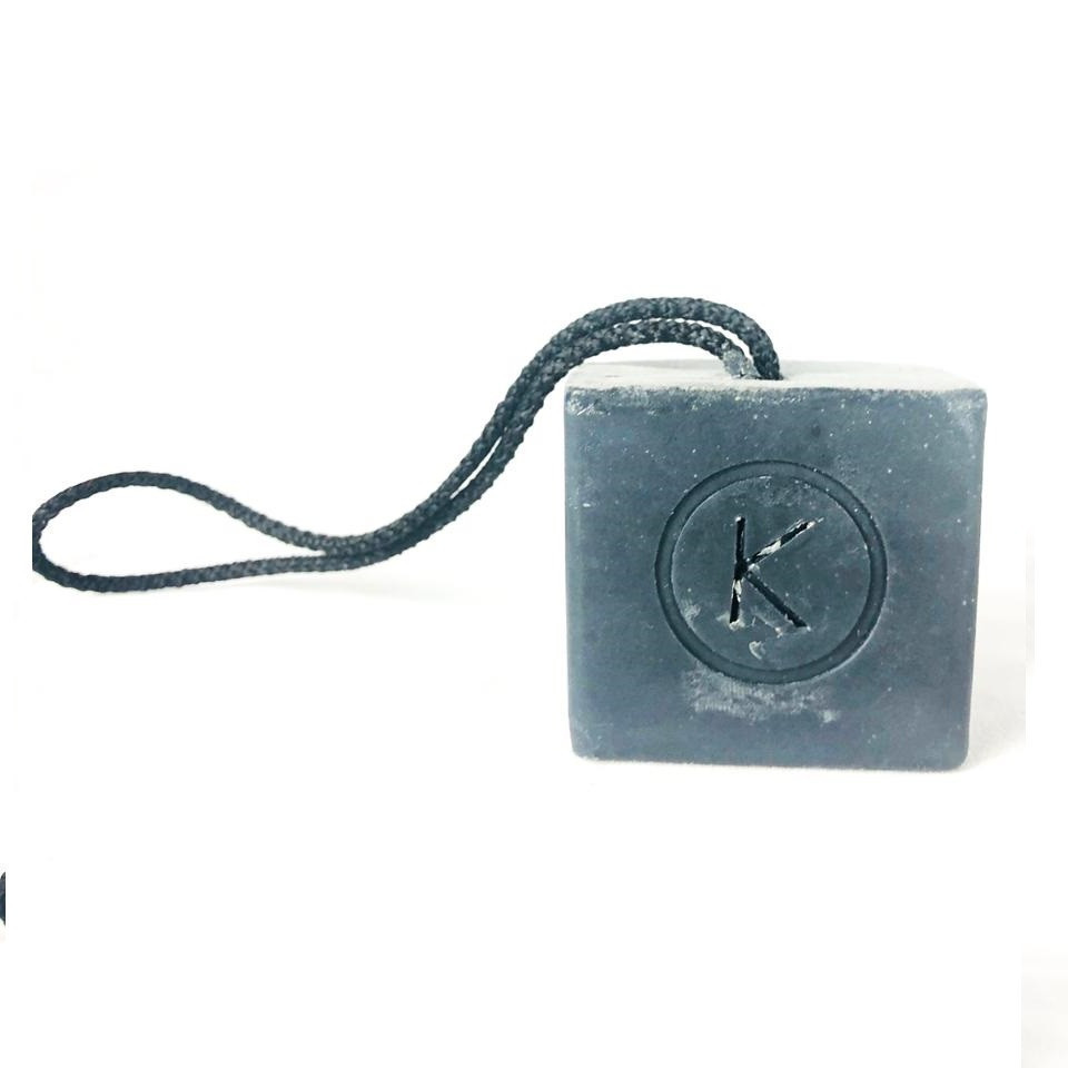 Soap on a rope –  oakmoss & amber ( negro – con carbon activado