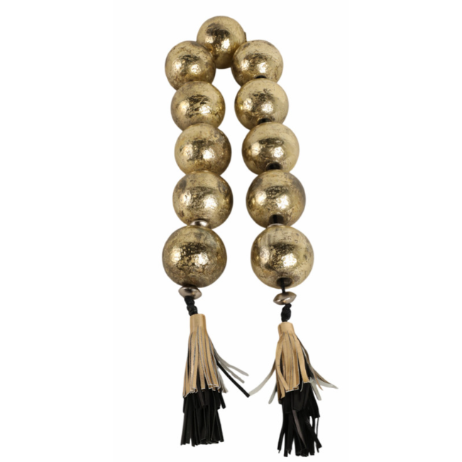 Guirnalda Dorada con Borlas de Cuero