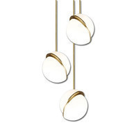 Lampara colgante techo esfera con platillo dorado al centro diam 15cms 26x36x28 cms